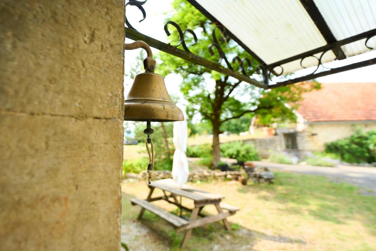Hotel La Ferme De Roquedure Montfaucon  Esterno foto